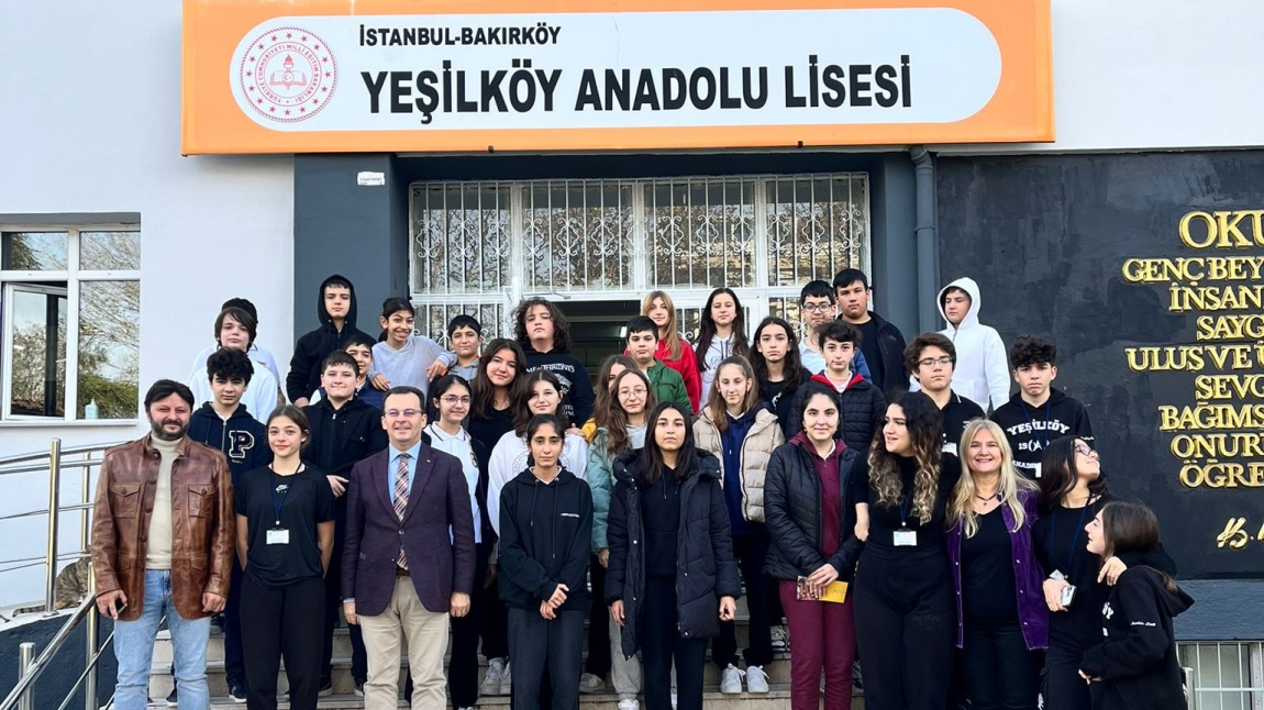 Lise tanıtım gezileri kapsamında 8. Sınıf öğrencileri ile Yeşilköy Anadolu Lisesi ziyareti gerçekleştirdik